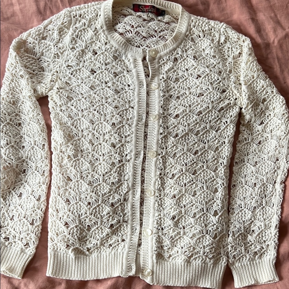 Beautiful knit cardigan